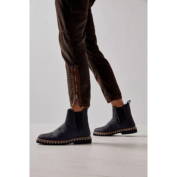 FREE PEOPLE Atlas Puffer Chelsea Boots in Black Size US 11 / EU 41 - Picture 1 of 9